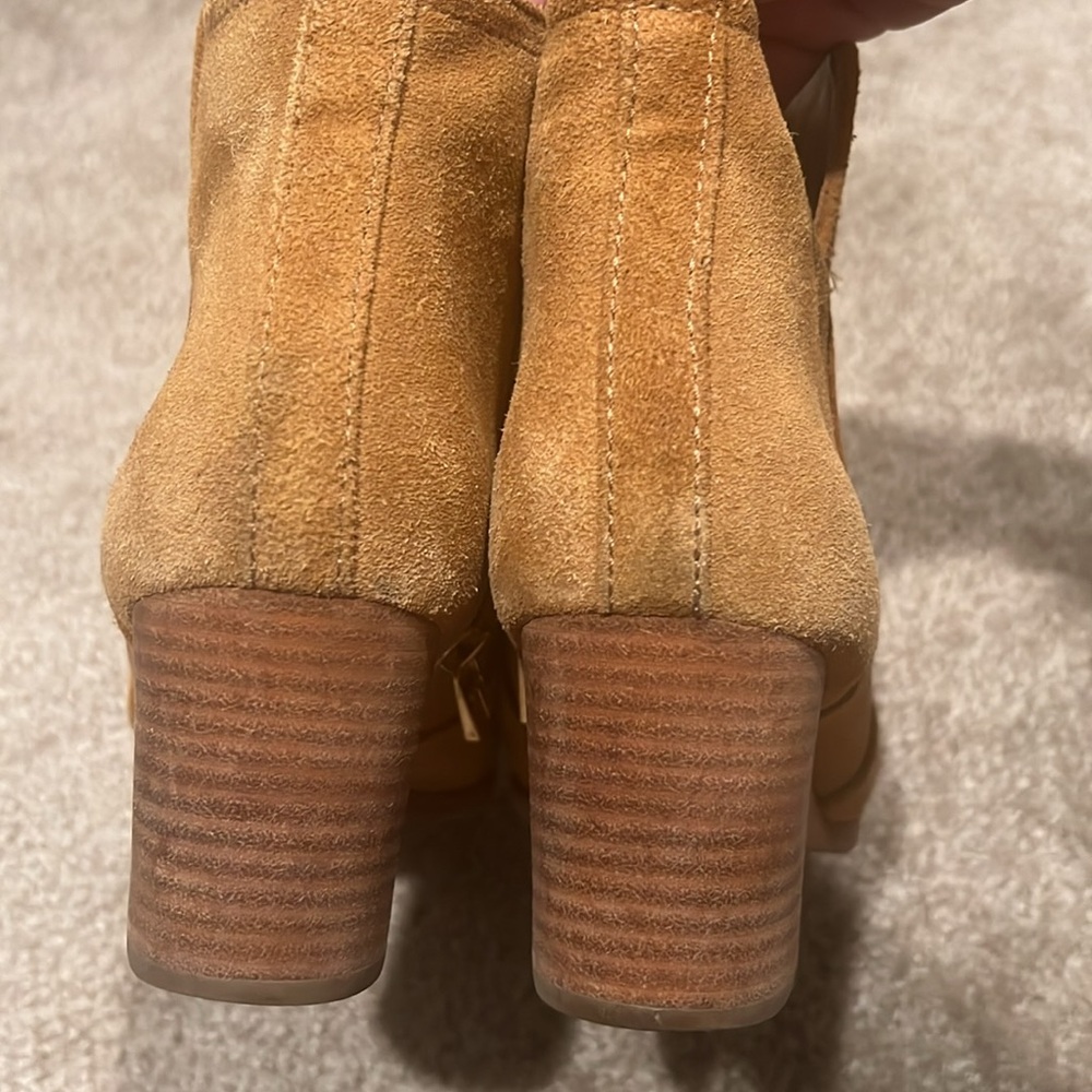 Tory Burch suede ankle boot. - Picture 13 of 16